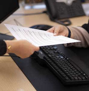 تـصديق فواتير وشهادات المنشأ