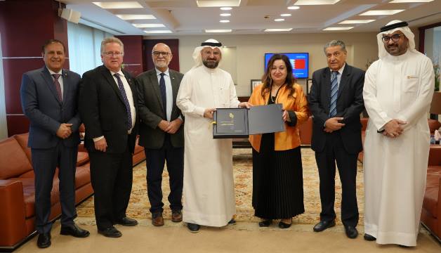 خلال لقائه برئيسة جمعية الصداقة البرلمانية الكندية البحرينية ...النائب الأول لرئيس الغرفة:   نحن على استعداد لتكثيف الجهود مع جمعية الصداقة البرلمانية الكندية البحرينية لتعزيز العلاقات التجارية وتشجيع الاستثمارات