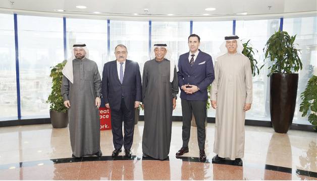 رئيس الغرفة يبحث تعزيز التبادل التجاري وتوسيع التعاون الاقتصادي مع نظيره القبرصي