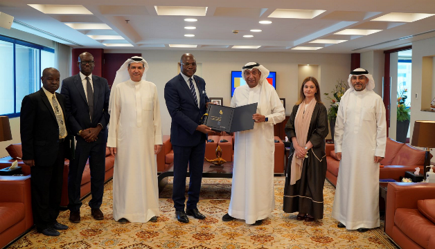 رئيس "غرفة البحرين" يبحث مع سفير ساحل العاج تنمية السياحة والتجارة البينية بين البلدين 