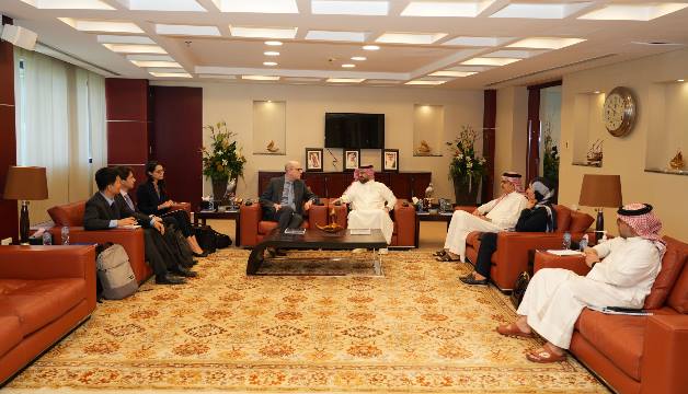 النائب الأول لرئيس غرفة البحرين يستقبل وفداً من صندوق النقد الدولي