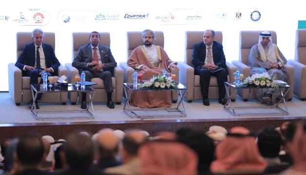 خلال كلمته فى افتتاح منتدى الأعمال الخليجي المصري الأول ...ناس : التحديات الراهنة تحتم علينا الوصول لرؤى مشتركة ومحددات اقتصادية متصلة للحفاظ على النمو الاقتصادي.