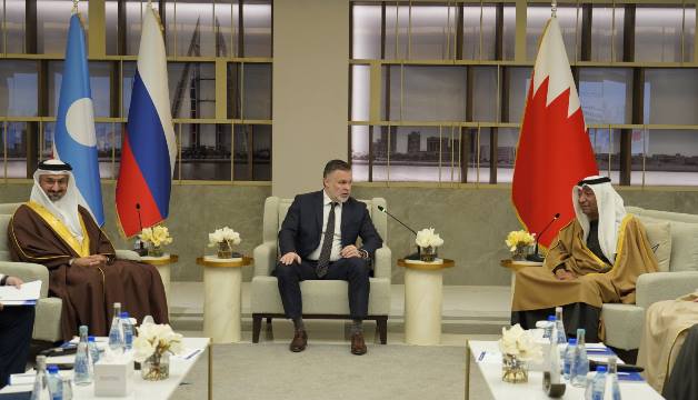 رئيس وزراء جمهورية ياقوتيا يزور غرفة تجارة وصناعة البحرين لبحث فرص التعاون والشراكة الاقتصادية