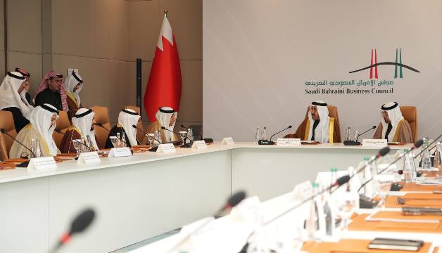 خلال ترؤسه لوفد الغرفة في اجتماع مجلس الأعمال السعودي البحريني المشترك ...