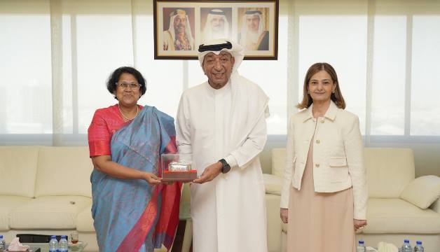 رئيس غرفة تجارة وصناعة البحرين يستقبل سفيرة سريلانكا لدى مملكة البحرين