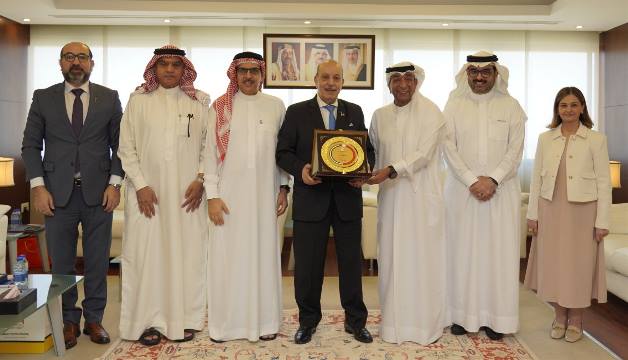 رئيس غرفة تجارة وصناعة البحرين يستقبل سفير دولة فلسطين لدى مملكة البحرين