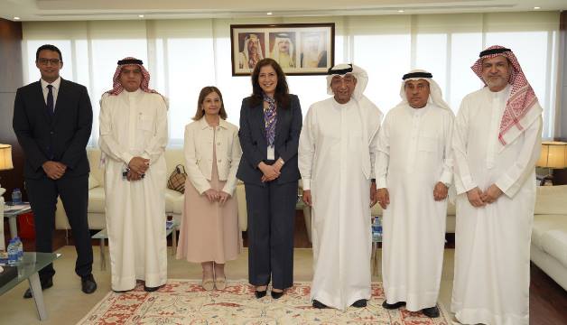 رئيس غرفة تجارة وصناعة البحرين يستقبل سفيرة جمهورية مصر العربية لدى مملكة البحرين،