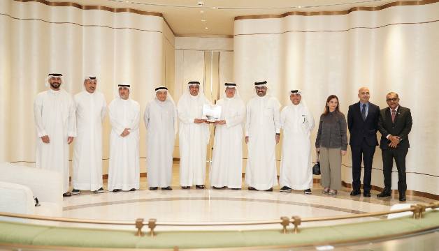 Bahrain Chamber Receives Bahrain’s Ambassador to the Sultanate of Oman