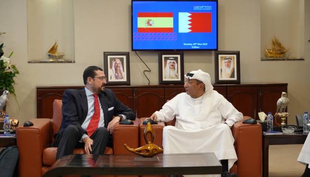 رئيس‎ غرفة البحرين يبحث تعزيز التعاون التجاري مع سفير  إسبانيا
