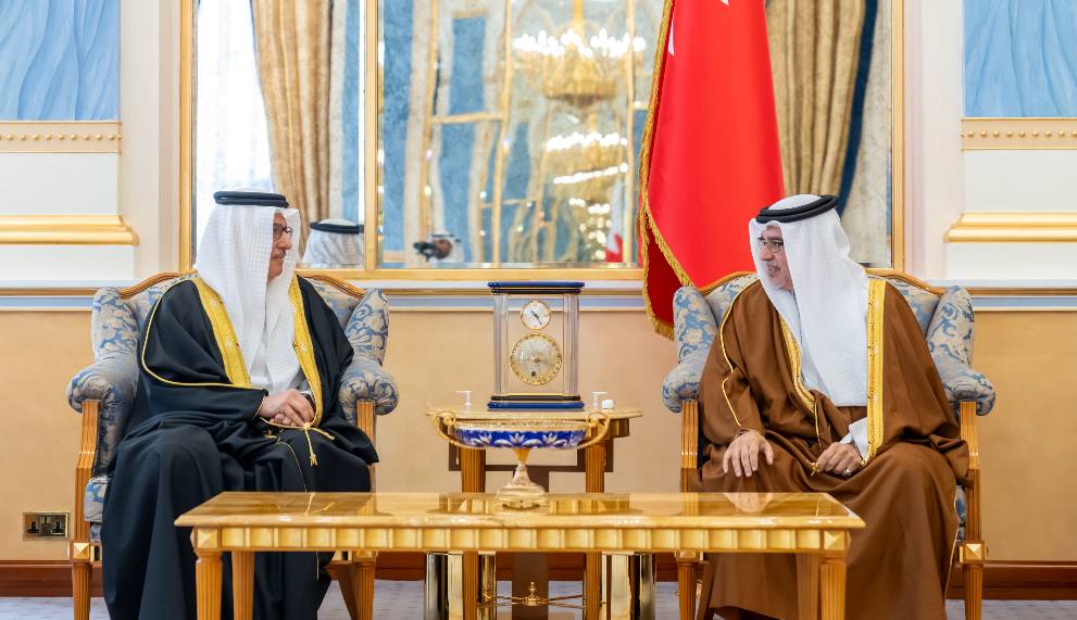 ولي عهد رئيس مجلس الوزراء يستقبل رئيس واعضاء غرفة البحرين