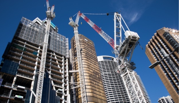 لجنة العقار والإنشاء