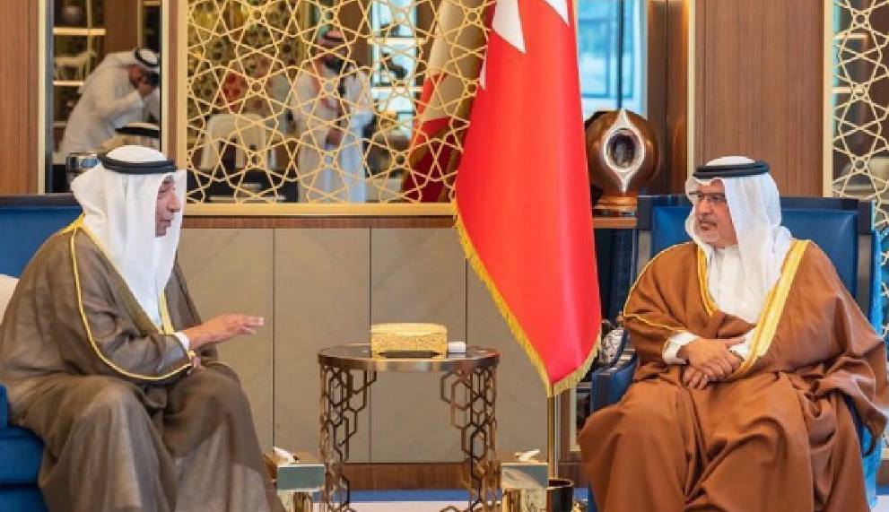 سمو ولي العهد رئيس مجلس الوزراء يلتقي رئيس غرفة تجارة وصناعة البحرين